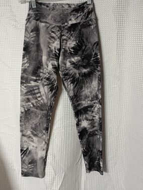 Liquido Black and Gray Tie-Dye Leggings
